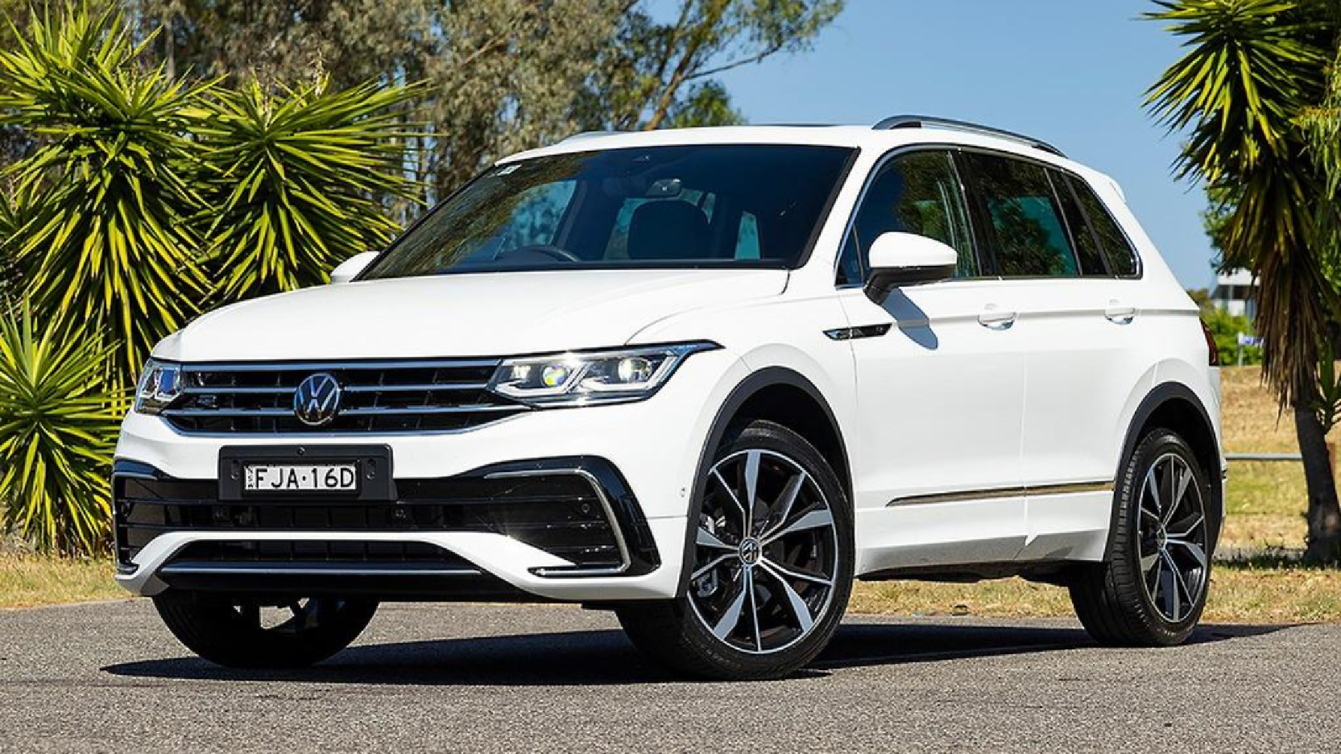2025 Volkswagen Tiguan R-Line review - Can it justify the price? | Autocar India